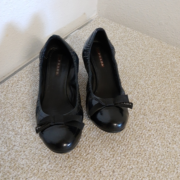 Prada Navy Patent Leather Shoes - Picture 2 of 7